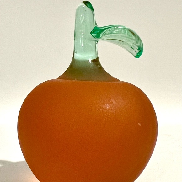 Crowning Touch Frosted Art Glass Crystal Peach Green Stem & Leaf Paperweight - Picture 5 of 6